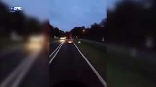 preview picture of video 'Krankzinnige inhaalmanoeuvre op N36 bij Vriezenveen gefilmd'