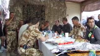 militar canta in irak muzica de petrecere militar canta in irak muzica de petrecere