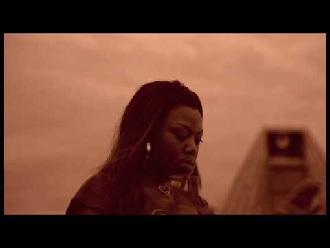Word On Road TV Lady Leshurr - Divas Gettin Money (Hood Video) [2009]