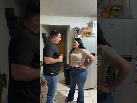 Dice una señora que si le presto dinero? #parejas #comedia #humor #chamaconafelix