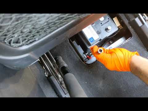 2013-2019 Mercedes-Benz GL-Class X166 - Battery Replacement