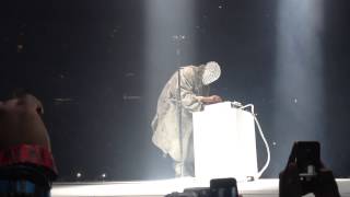 Kanye West fucking around and playing Runaway on the MPC