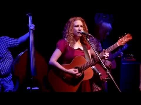 Courtney Robb - Girl With The Crooked Smile (Live)