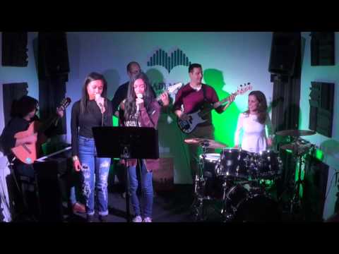 Helena Guterres e Benvinda de Jesus Canto Prof Mafalda Camilo Photograph Ed Sherran MAR 2016