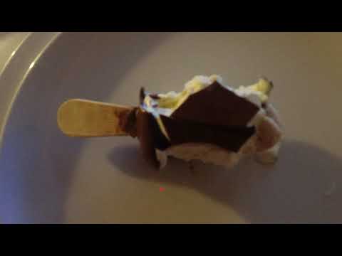 MongoTV_6812 - SPISER EN IS TIRSDAG AFTEN OG SNAKKER