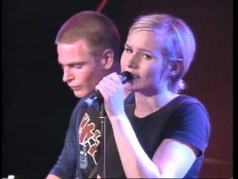 Videoclip de Celia Inside — The Cardigans