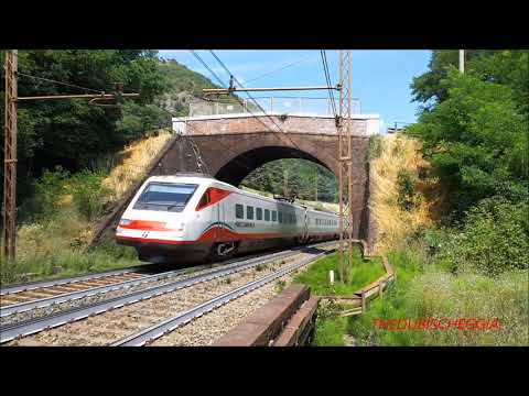 ETR.460 IN TRANSITO SULLA LINEA DEI GIOVI A RIGOROSO (AL) 15 - 4 - 2017.