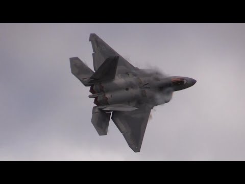 F-22 Raptor Demonstration w/Flares - 2024 MCAS Cherry Point Air Show