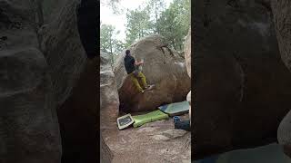 Video thumbnail of La Laja Roja, 6A+. La Pedriza