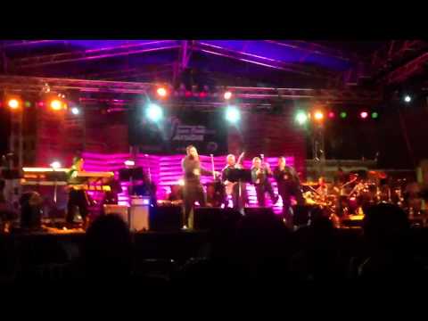 Robert JeanD'or Y Su Solo Banda Show "Woot Woot"