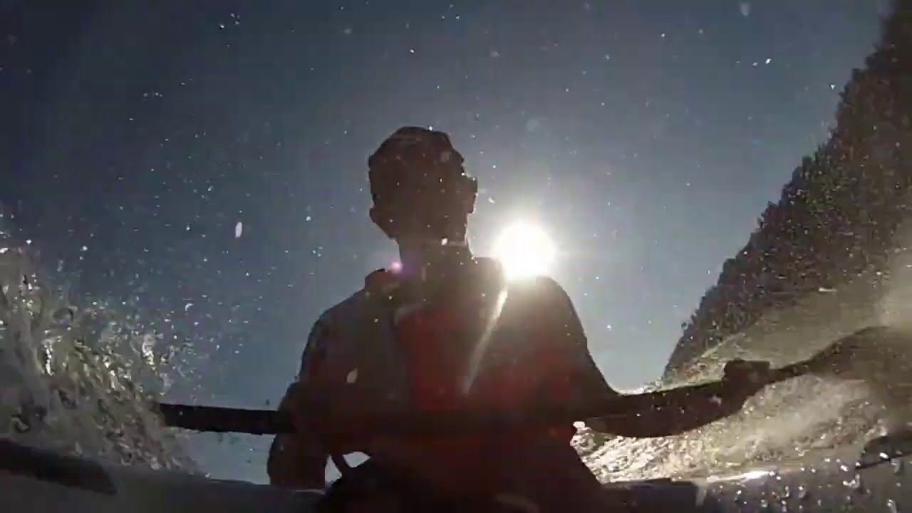 Running Swell City on the Columbia River Gorge - surfski
