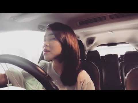 Wani kayrie nyanyi dalam kereta