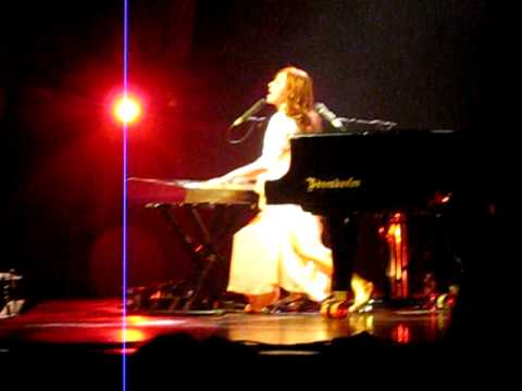 Tori Amos - Suede - Wiener Stadthalle 25.10.2011.