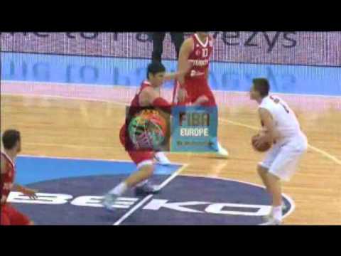 Il tiro vincente di Berisha in Polonia-Turchia