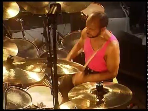 Chester Thompson Drum cam - Inside Out (live 1990)