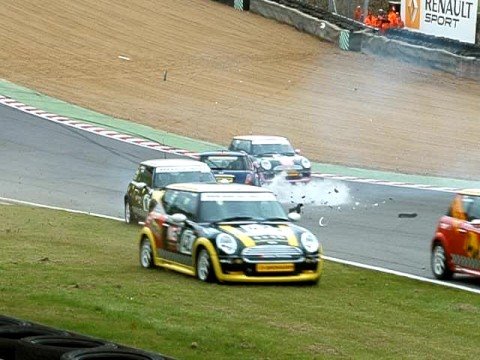 Mini Challenge crash at Brands Hatch