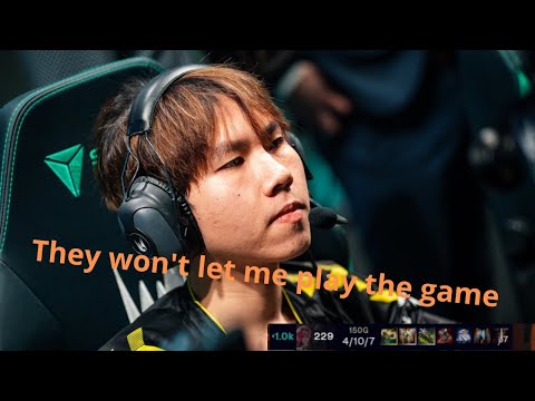 VIT Bo is having a really bad game.