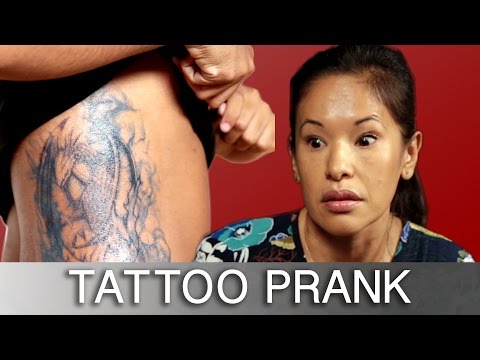 兒子惡作劇的父母與紋身 (Sons Prank Parents With Tattoos)