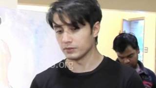 Ali Zafar painted his Co-star Aditi Rao Hydari