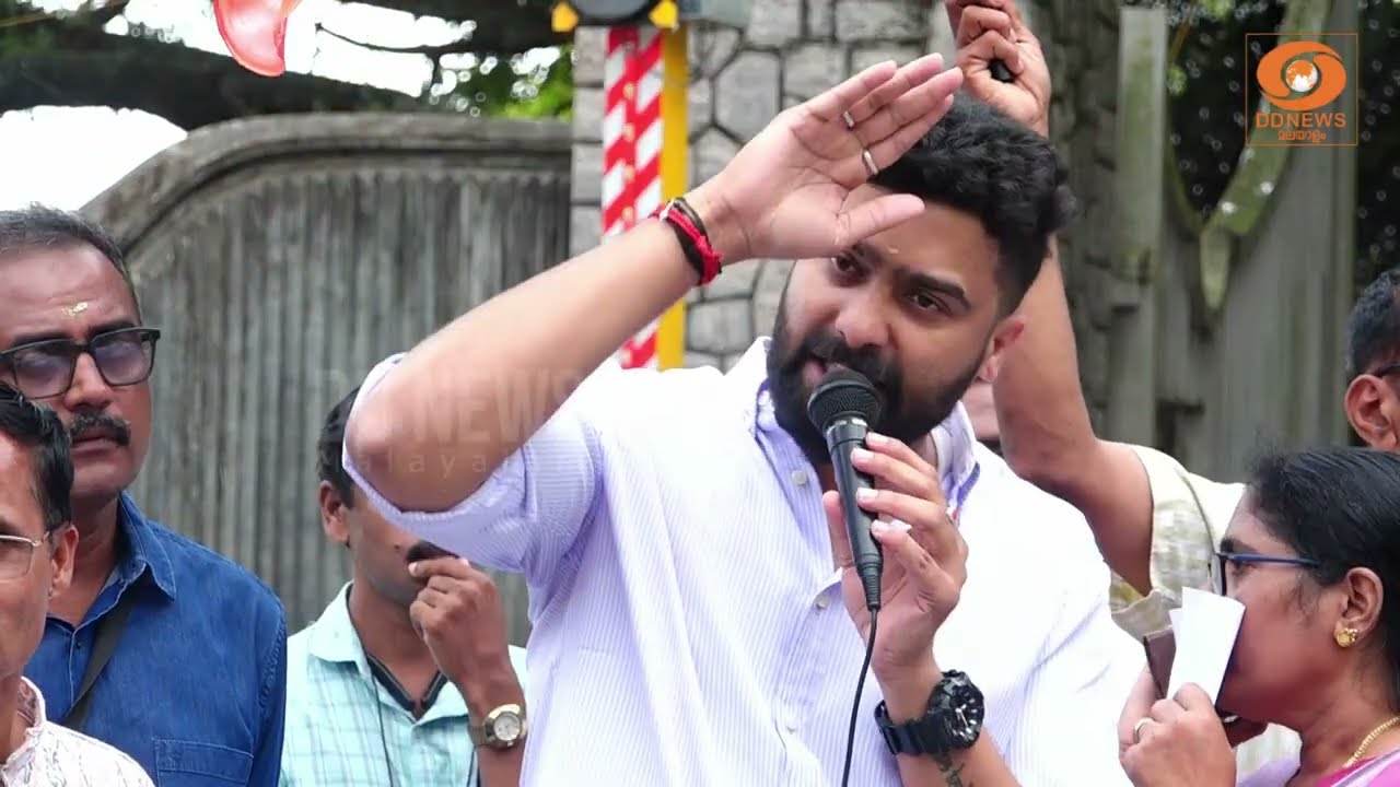 കോൺഗ്രസിന്റെ ആത്മാഭിമാനം പാണക്കാട്ട് പണയംവെച്ചു; വ