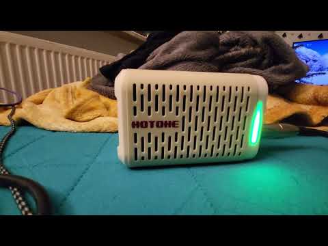 Hotone Pulze Mini on 5 String Bass - Portable Mini Amplifier
