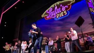 Sara Bareilles, Gavin Creel &amp; Waitress London Cast Karaoke - Bad Idea