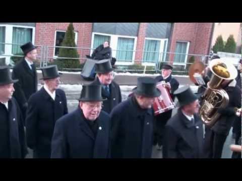 Schipperhöge Lauenburg 2009 - 11.Teil - Umzug - Ankunft beim MOSAIK