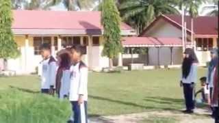 preview picture of video 'Paskibra SMP N 3 Ranah Pesisir Latihan Upacara'