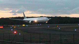 decollage Air france 777 328er au raizet
