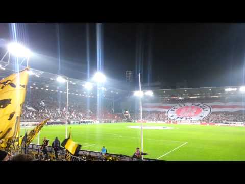 FC St. Pauli vs. BVB (Stimmung im Gästeblock)