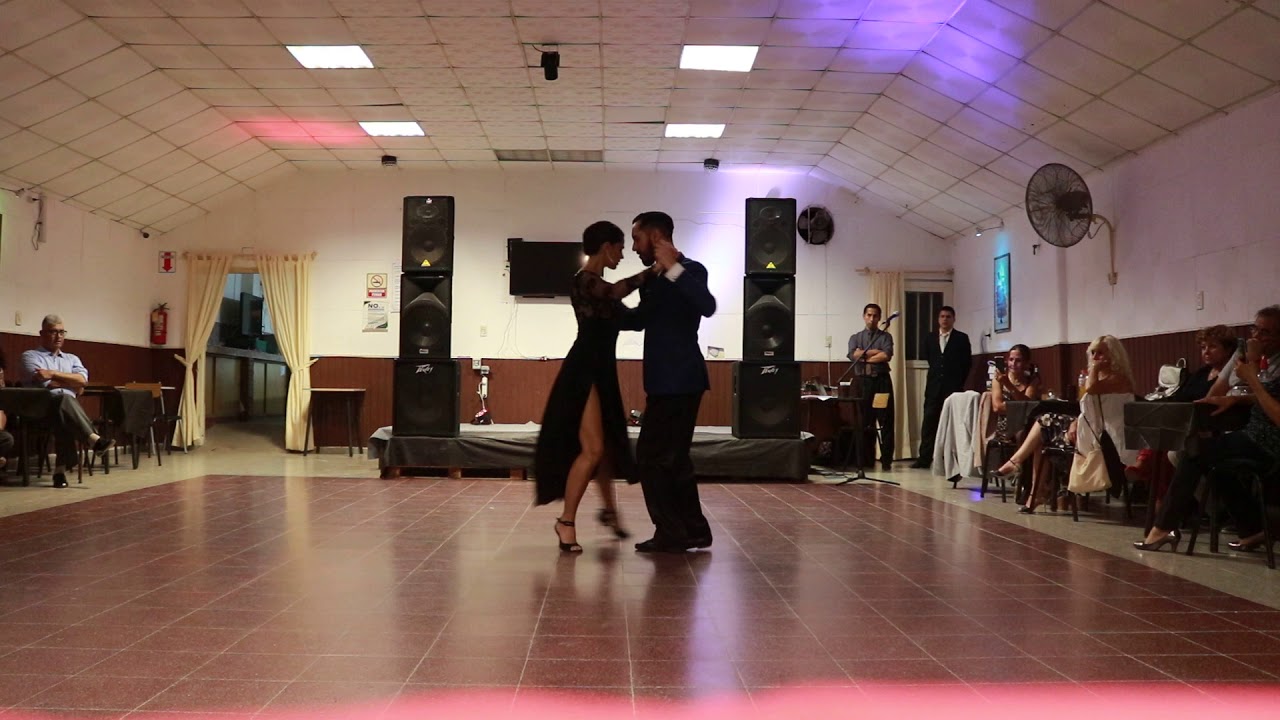 Candela Mendez y Emanuel Ledesma.   Fuimos.  Orq. Anibal Troilo con Alberto Marino