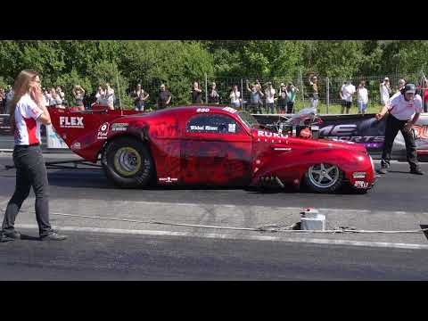 Michael Winter's Willys coupe doorslammer at Clastres dragway 2022