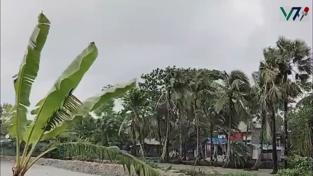 Heavy Rain Hits Coast Due to Strong Monsoon Winds