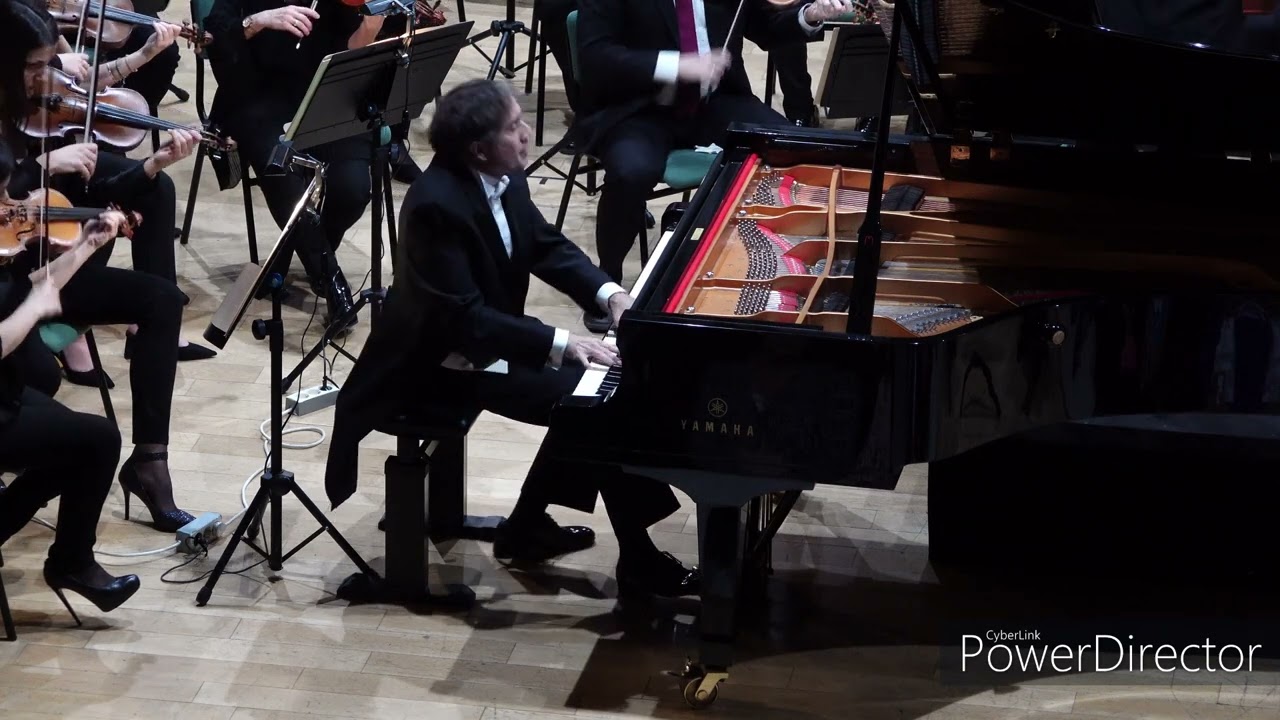 Chopin: Piano concerto in E minor, op. 11. Piano: Juan Ignacio Fernández Morales