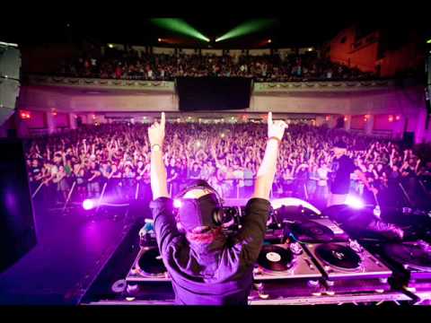 Andy C - MC Dynamite 2011