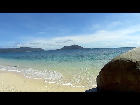 Virtual Treadmill Walk - Fitzroy Island - Nudey Beach & Lighthouse Trail, Queensland Australia
