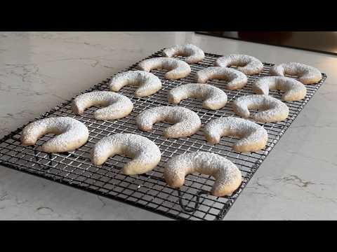 Bake with Me | Easy Vanillekipferl - Tradition Austrian Vanilla Cookies