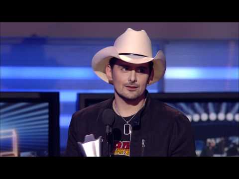 Brad Paisley Wins Top Male Vocalist - ACM Awards 2011