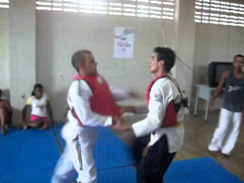 Douglas Vandame e Richard x Elivelto e Antony