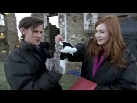 download lagu mp3 mp4 Karen Gillan Relationship, download lagu Karen Gillan Relationship gratis, unduh video klip Karen Gillan Relationship