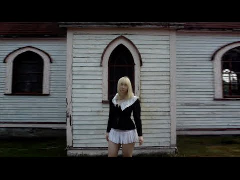 Elita - Girls on the Internet (Official Video)