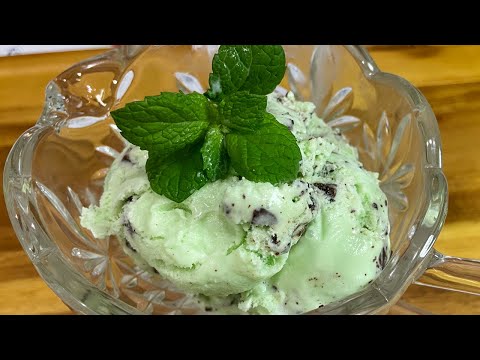 SIMPLE Mint Chocolate Chip Ice-Cream Recipe (Quick & Easy)
