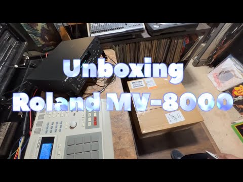 Roland MV-8000 unboxing