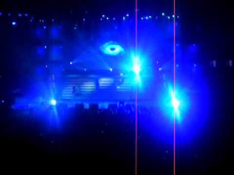 [110604] LONELY-The Party 2ne1 Live In Manila (FANCAM)