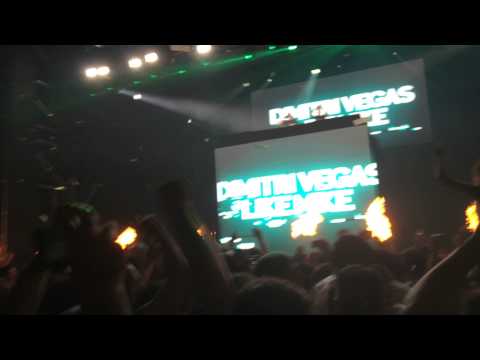 Dimitri Vegas & Like Mike vs. Brennan Heart - ID @Creamfields Chile 2014