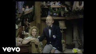 Bing Crosby, Kathryn Crosby - Winter Wonderland (Official)