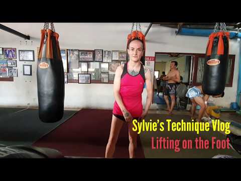 Sylvie's Technique Vlog - The Strongly Rising Foot (short)