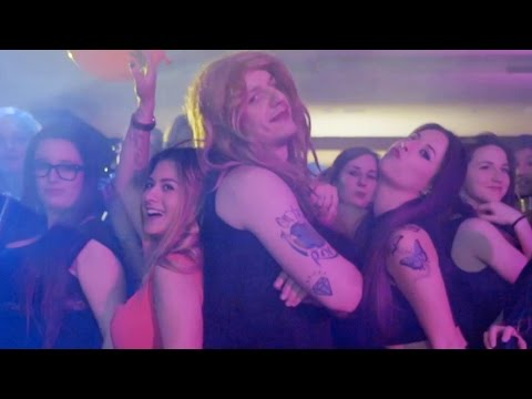 Quello che è se larresto bevendo un regividon Scaricare la Sfida Psichica la 18esima stagione sulla donna in dipendenza alcolica