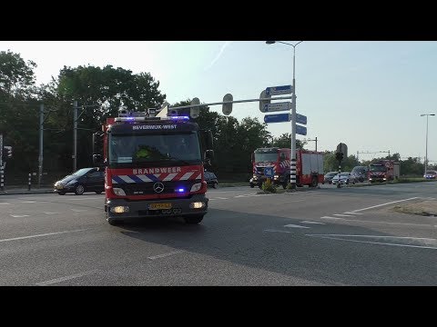 Brandweer Peloton Noord Kennemerland met Spoed naar een grote brand in Zaandijk bij Olam Cocoa