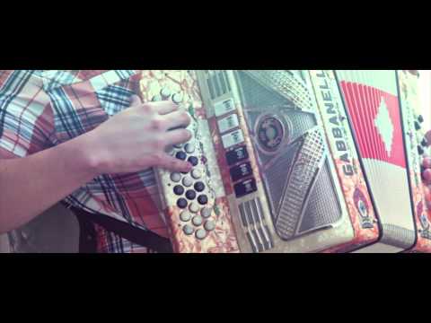 Grupo Destiempo - Me duele estar solo "Video Oficial 2014"